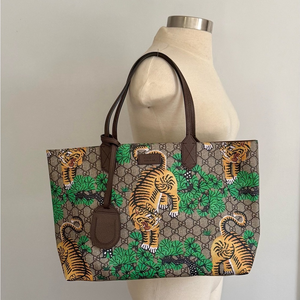 Gucci Bengal Tiger GG Supreme Tote Bag - Picture 3 of 14